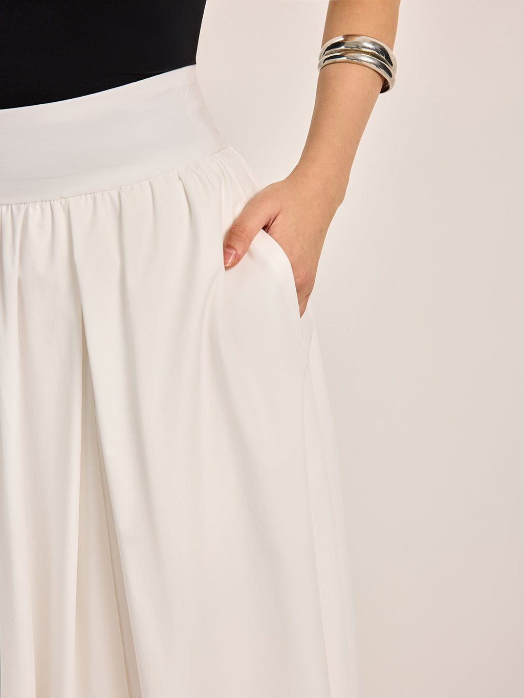 Valenzora | Elegant A-line pleated skirt