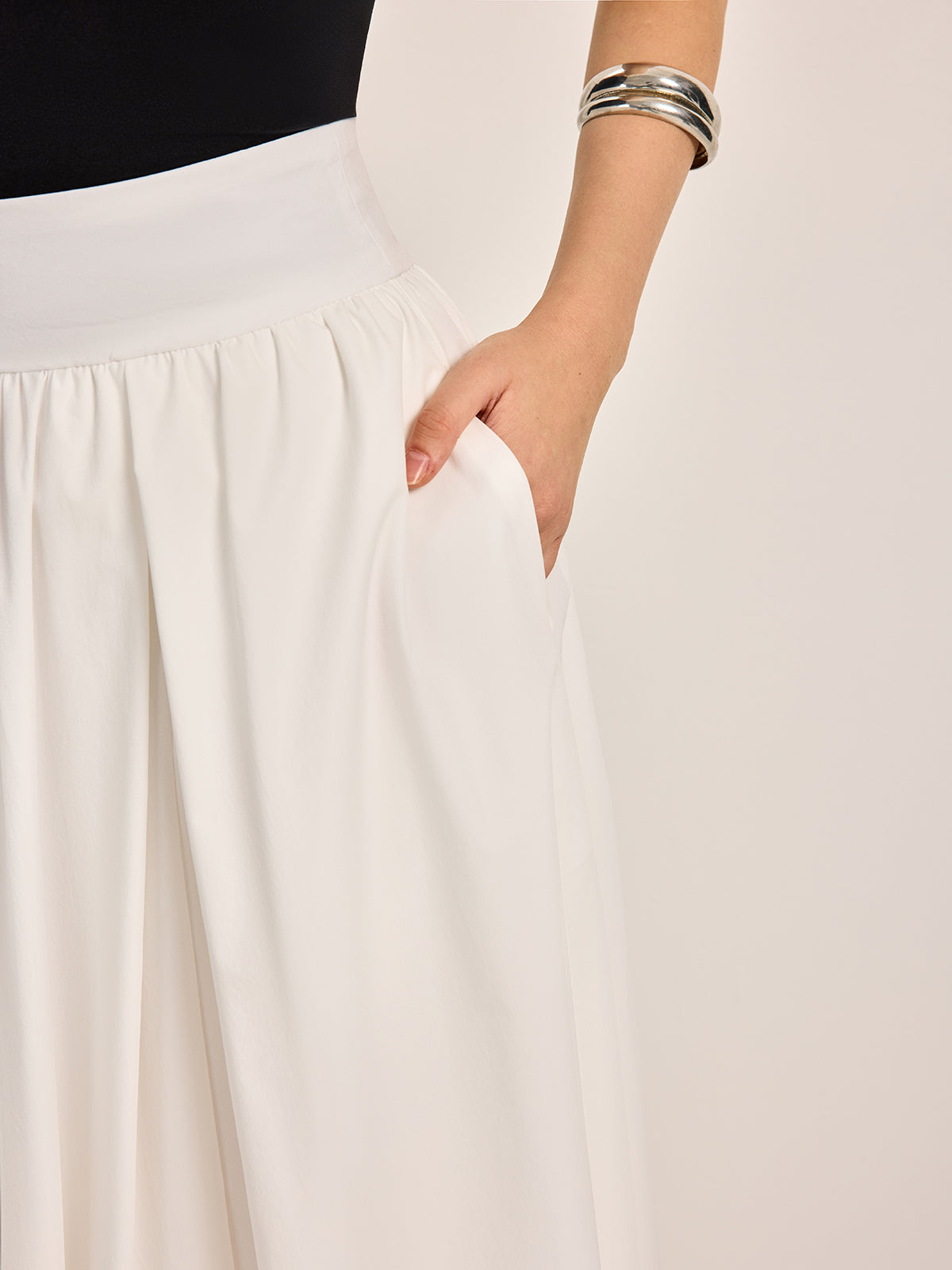 Valenzora | Elegant A-line pleated skirt