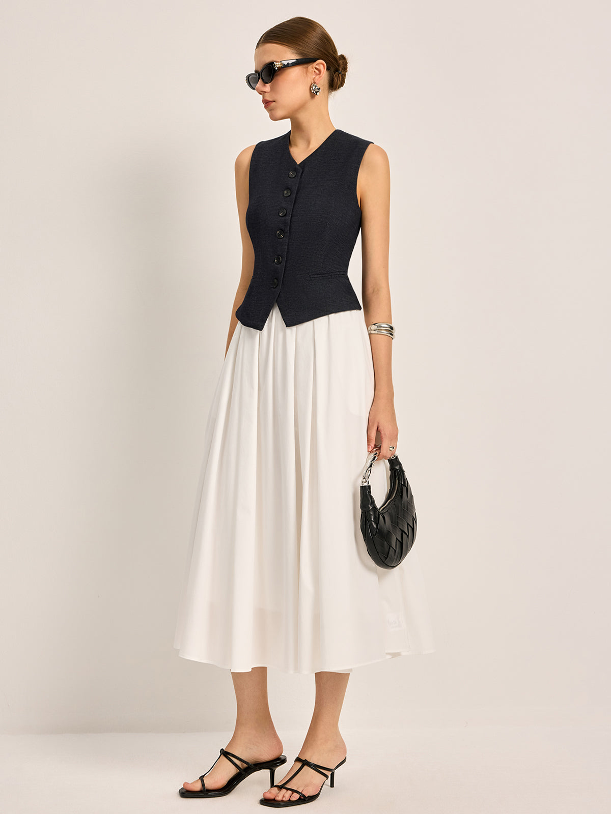 Valenzora | Elegant A-line pleated skirt