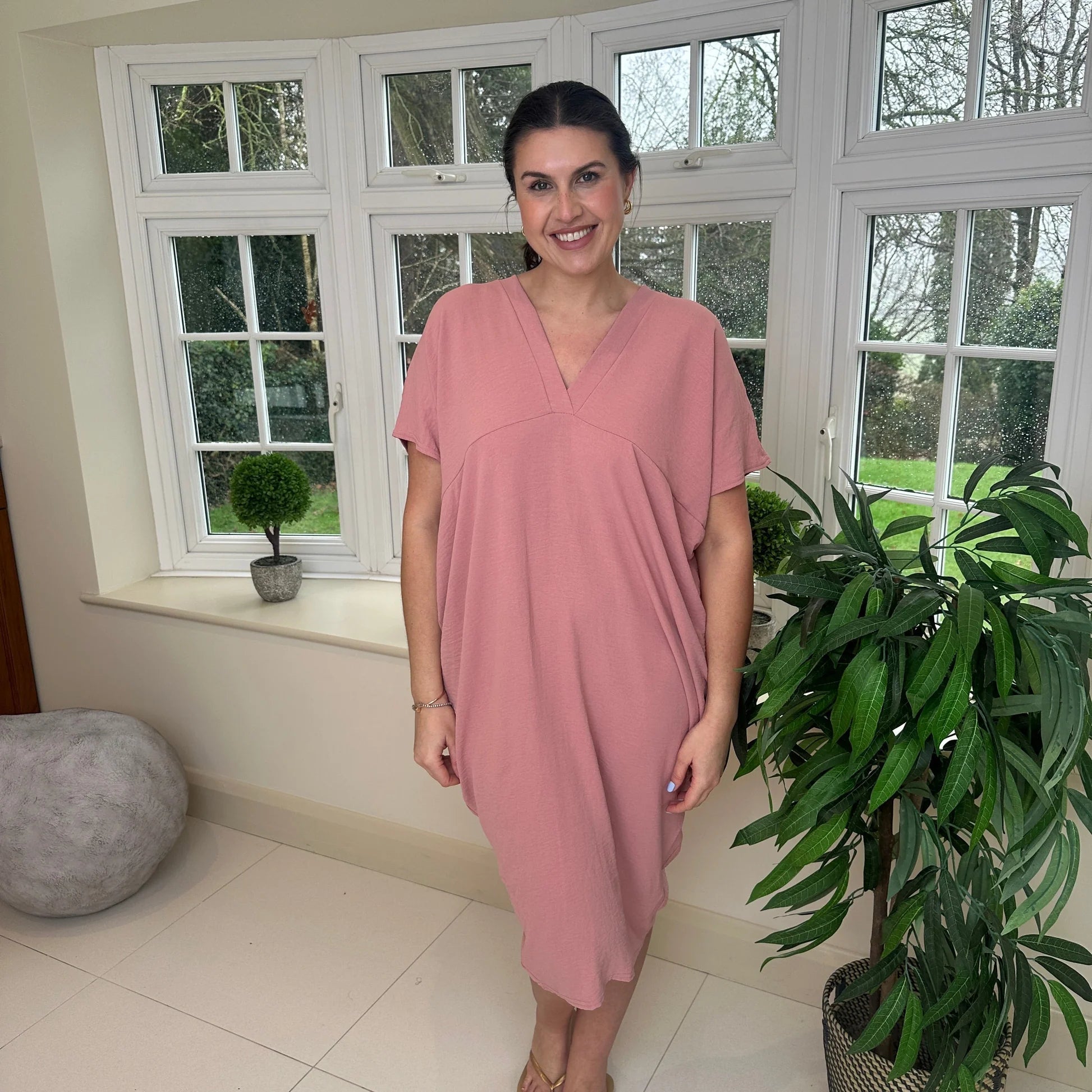 Kleid mit V-Ausschnitt | Unser Bestseller 2026