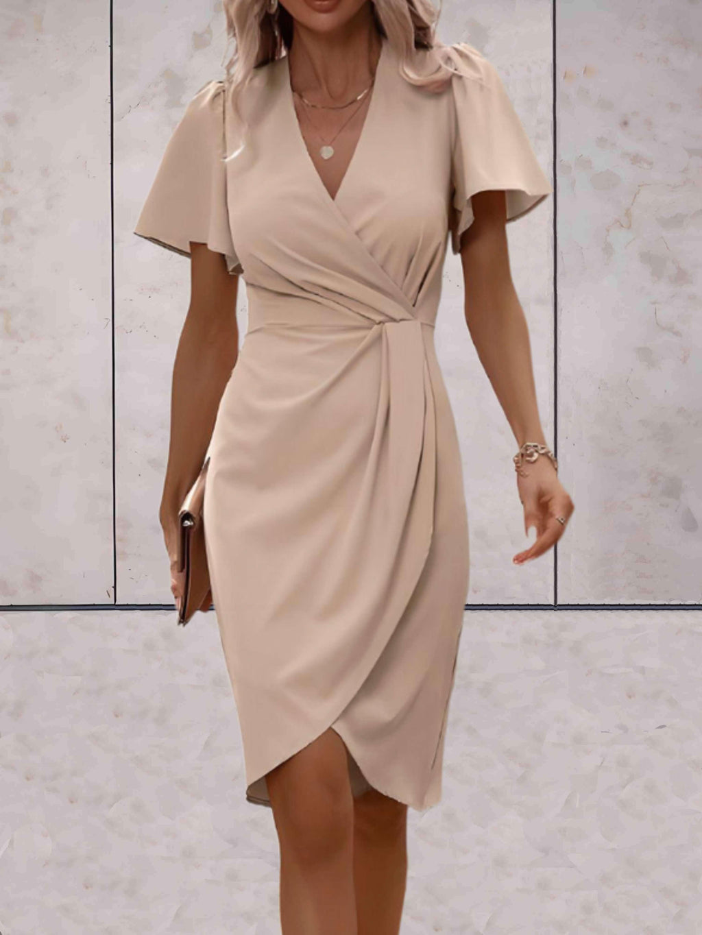 Valenzora | Tailliertes Kleid mit ausgestellten Ärmeln für Damen