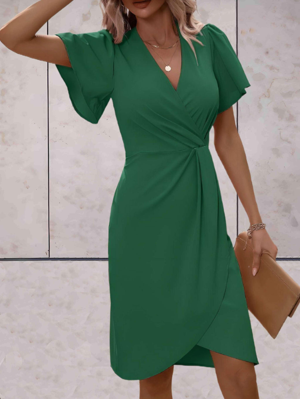 Valenzora | Tailliertes Kleid mit ausgestellten Ärmeln für Damen