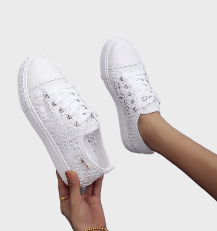 Valenzora | Stylish low-cut lace-up sneakers with side details and a secure fit