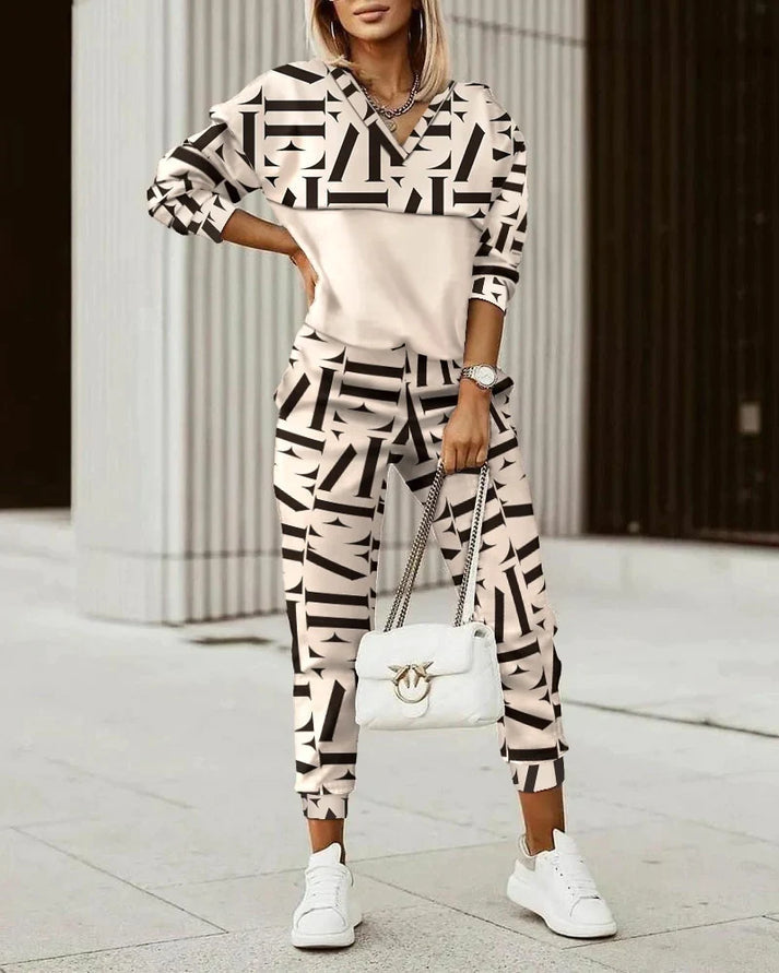 Valenzora | Comfortable and modern tracksuit for women