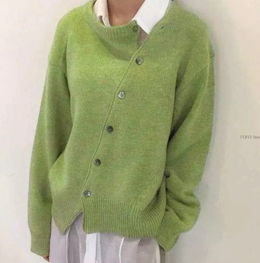 Valenzora - Soft cashmere cardigan with diagonal button closure