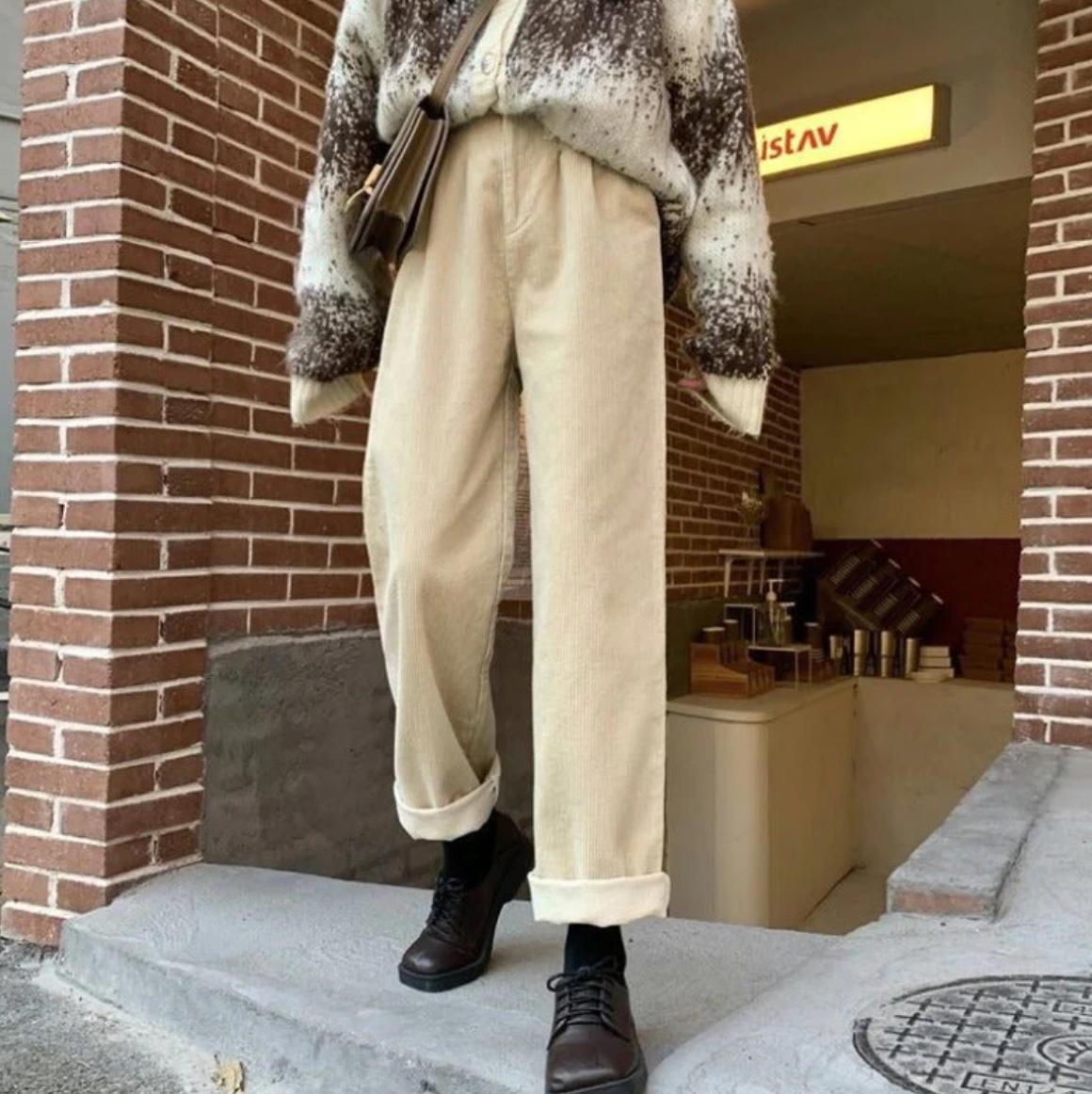 Valenzora | Corduroy Trousers