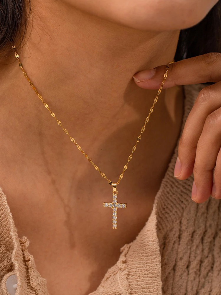 Valenzora | Goldene Zirkonia Kreuzkette mit Anhänger für Damen