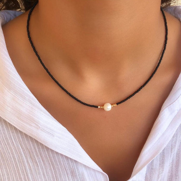 Valenzora | Classic pearl necklace with a subtle sheen