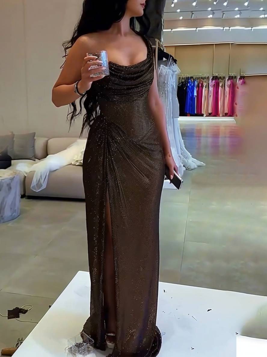 Valenzora | Langes, tailliertes, ärmelloses elegantes Damenballkleid für den Abend mit unregelmäßigem Seitenschlitz