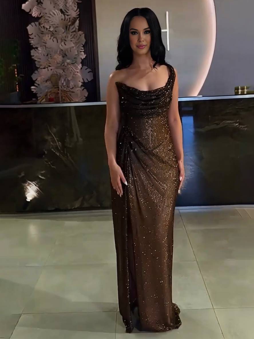 Valenzora | Langes, tailliertes, ärmelloses elegantes Damenballkleid für den Abend mit unregelmäßigem Seitenschlitz