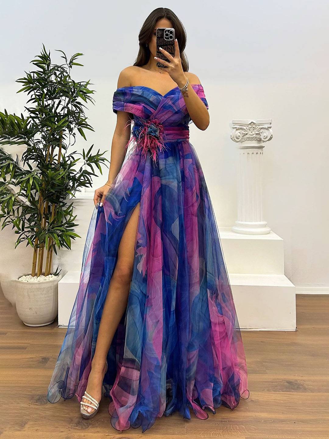 Valenzora | Gorgeous long dress made of printed tulle with a floral boat neckline, slit side, sleeveless, elegant, vintage, evening dress for women