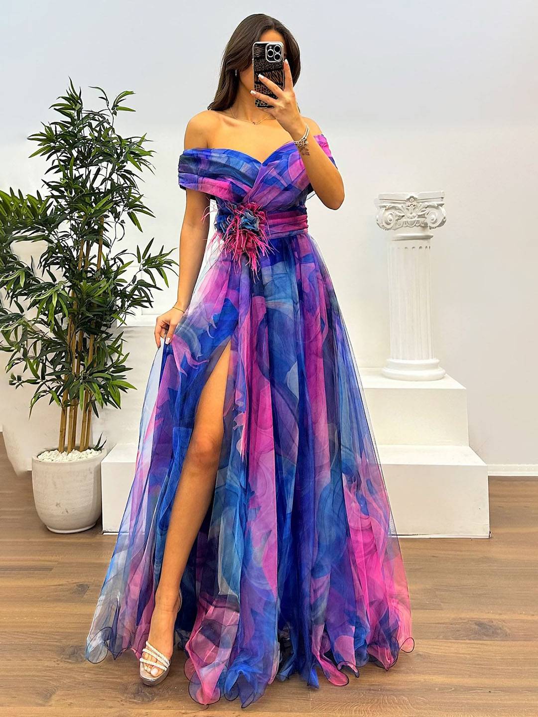 Valenzora | Gorgeous long dress made of printed tulle with a floral boat neckline, slit side, sleeveless, elegant, vintage, evening dress for women
