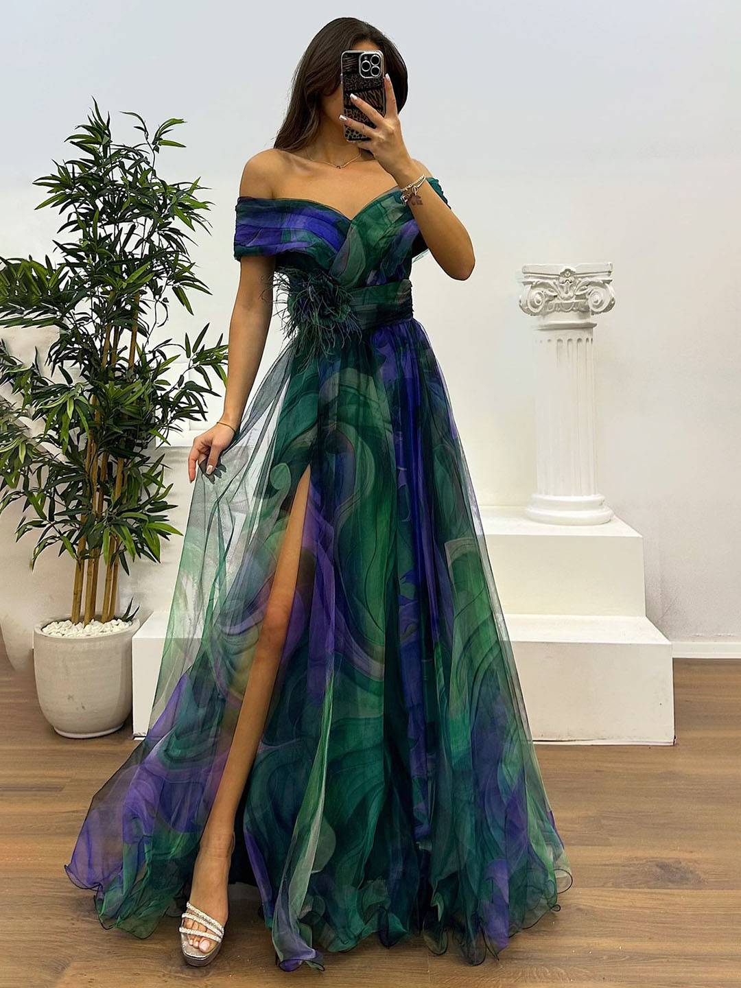 Valenzora | Gorgeous long dress made of printed tulle with a floral boat neckline, slit side, sleeveless, elegant, vintage, evening dress for women
