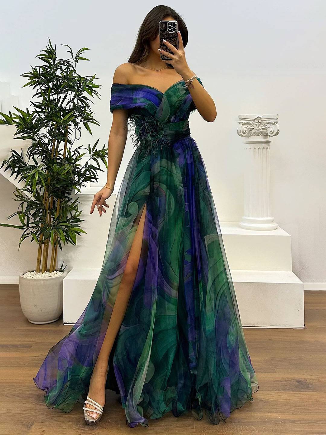 Valenzora | Gorgeous long dress made of printed tulle with a floral boat neckline, slit side, sleeveless, elegant, vintage, evening dress for women