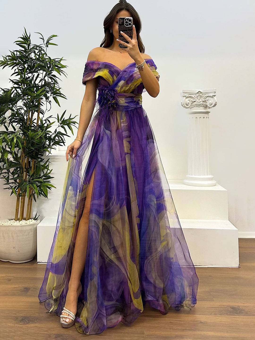 Valenzora | Gorgeous long dress made of printed tulle with a floral boat neckline, slit side, sleeveless, elegant, vintage, evening dress for women
