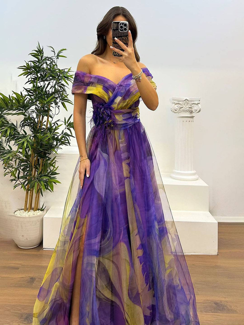 Valenzora | Gorgeous long dress made of printed tulle with a floral boat neckline, slit side, sleeveless, elegant, vintage, evening dress for women
