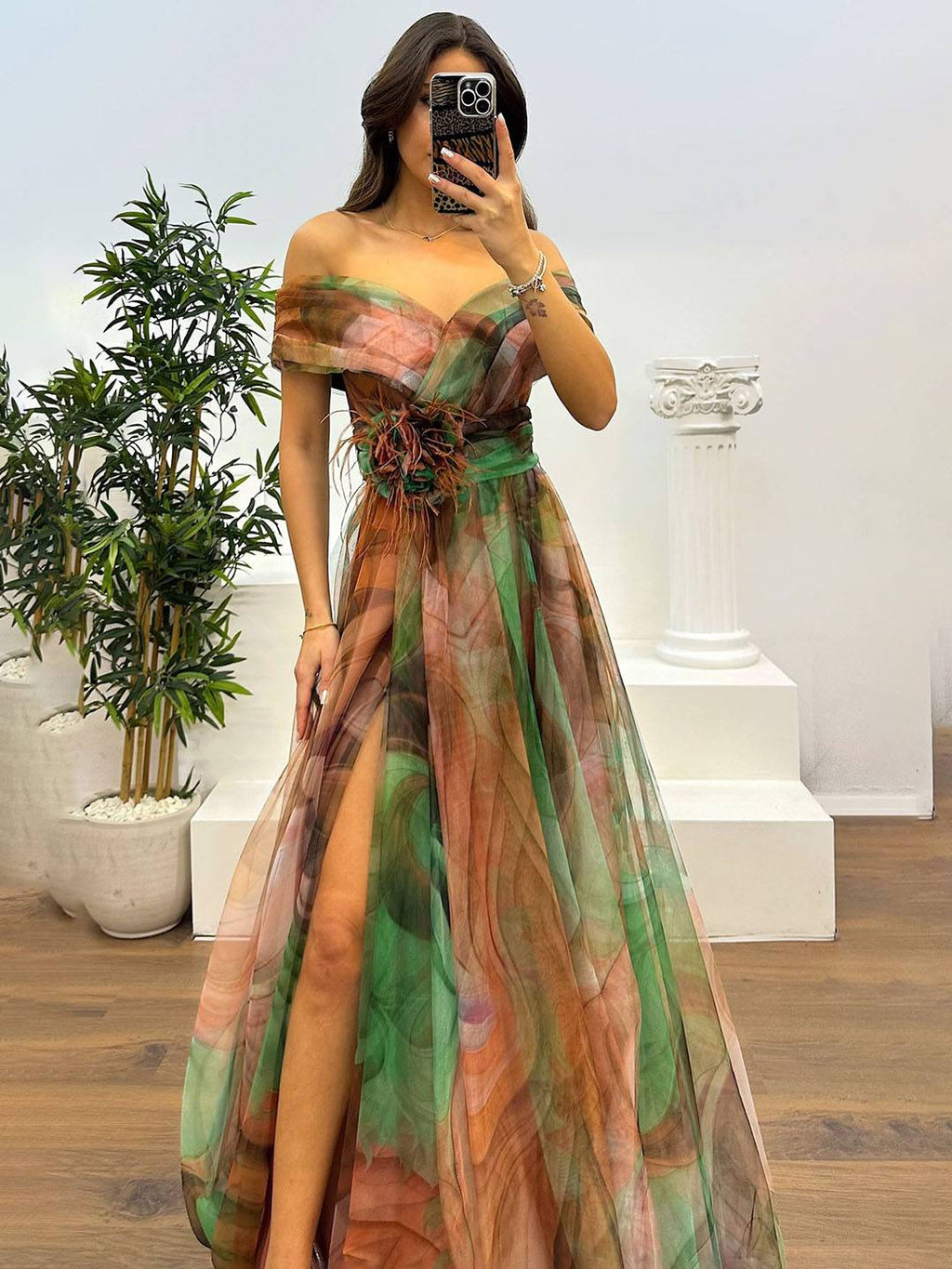 Valenzora | Gorgeous long dress made of printed tulle with a floral boat neckline, slit side, sleeveless, elegant, vintage, evening dress for women