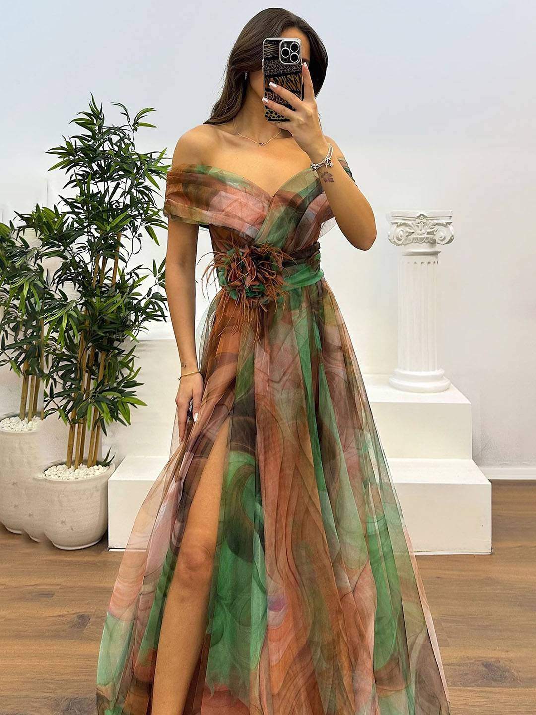 Valenzora | Gorgeous long dress made of printed tulle with a floral boat neckline, slit side, sleeveless, elegant, vintage, evening dress for women