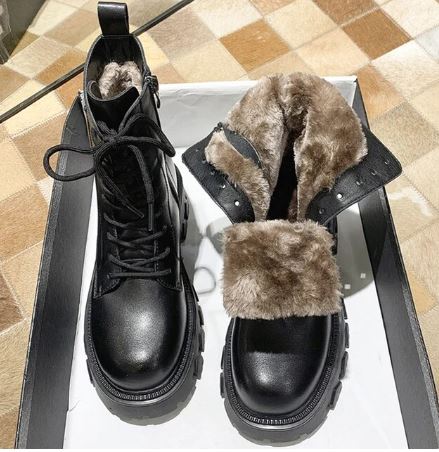 Women's zippered snow boots