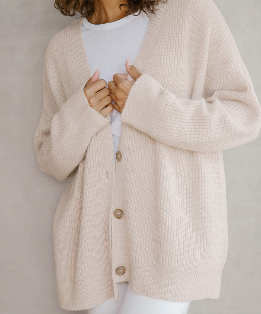 Valenzora Cardigan | Elegant, oversized vest for women with button closure and V-neck