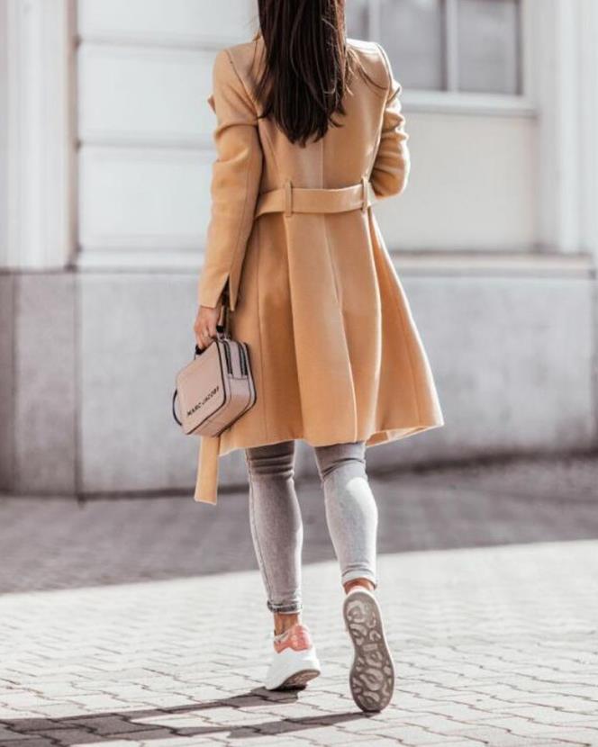 Valenzora Long women's coat with button placket at the front and belt
