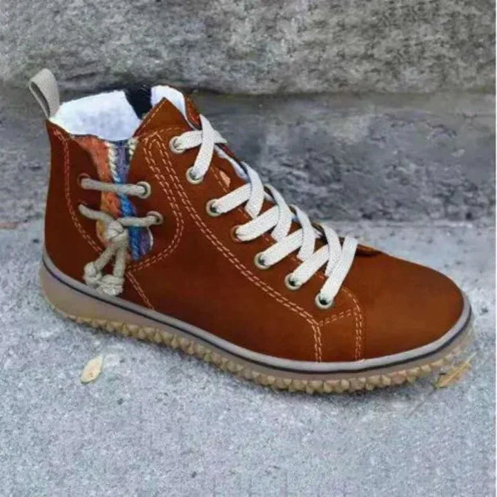 Timelessly elegant leather boots in a vintage look