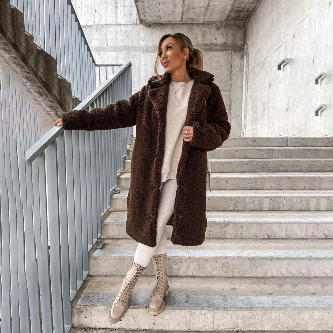 Valenzora - Cozy women's coat in plush look