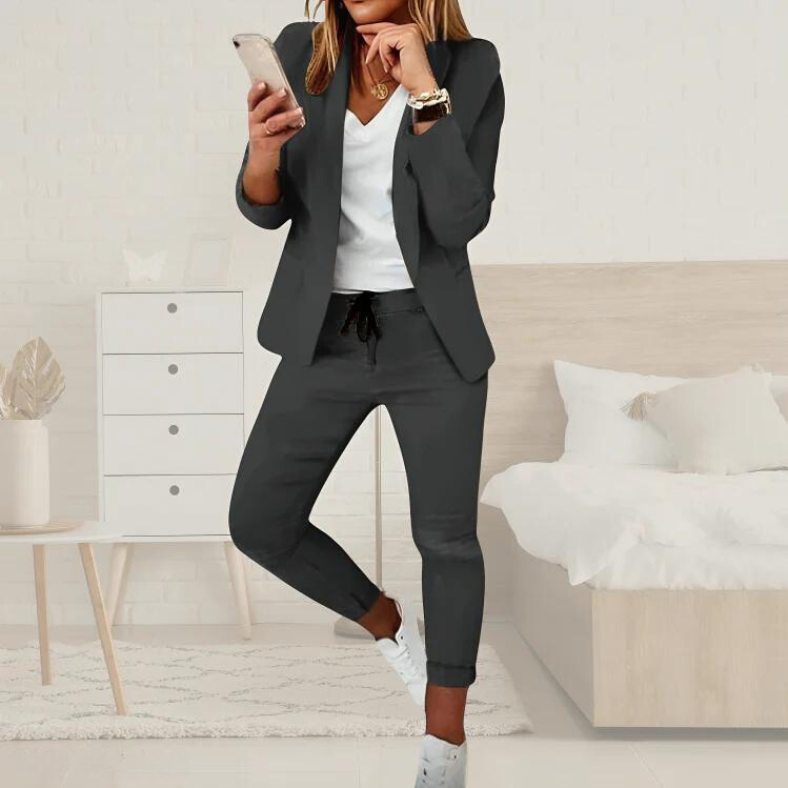 Valenzora | Comfortable Casual Women's Suit