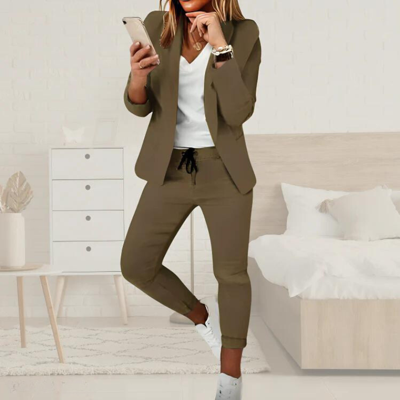 Valenzora | Comfortable Casual Women's Suit