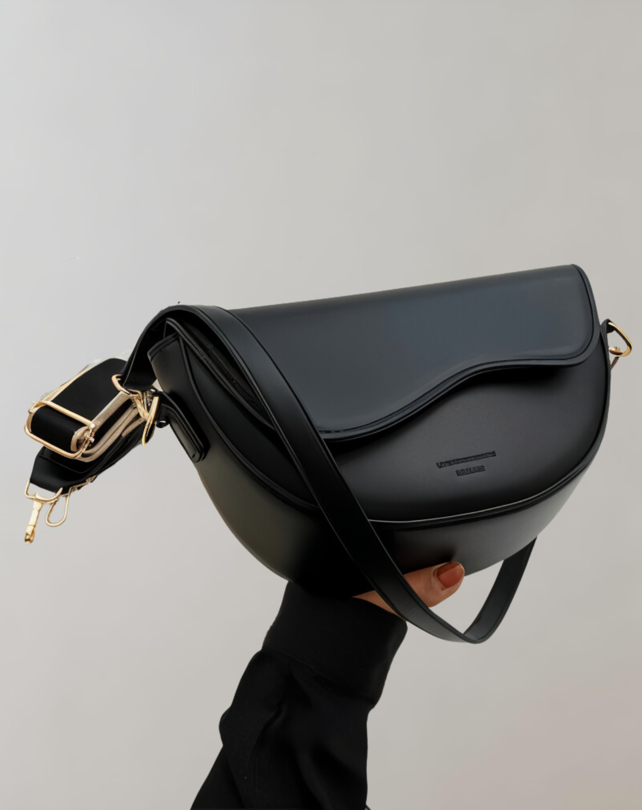 Valenzora - Vegan Leather Crossbody Bag for Women | Fashionable Bag
