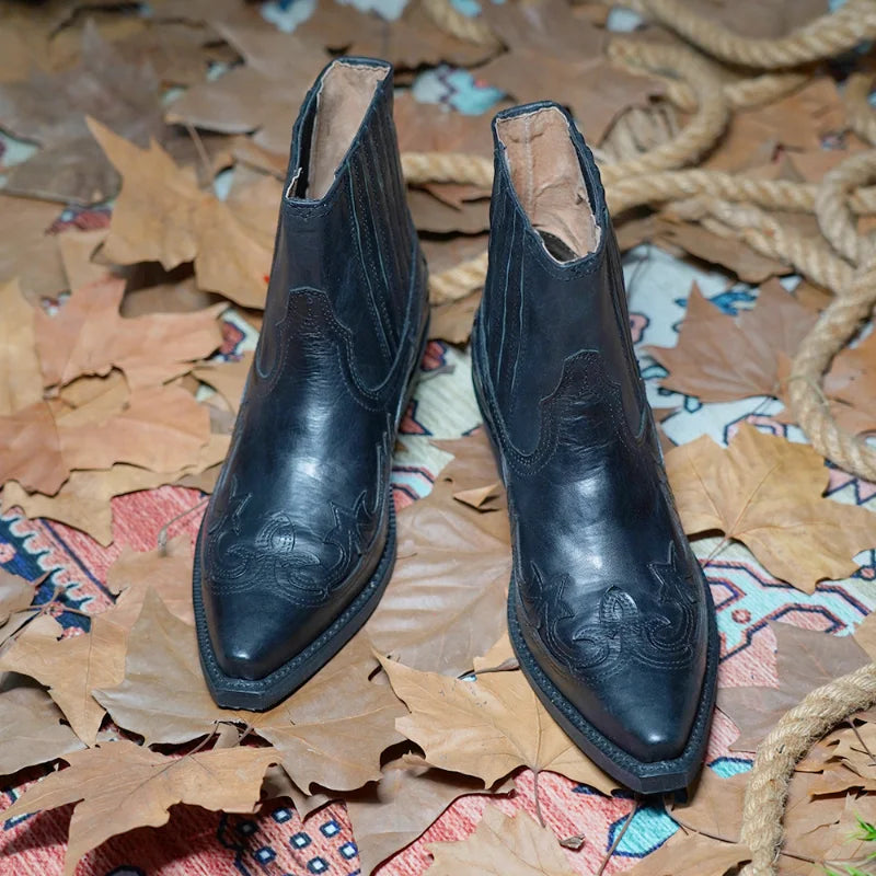 Valenzora - Short cowboy boots for women - Stylish and comfortable