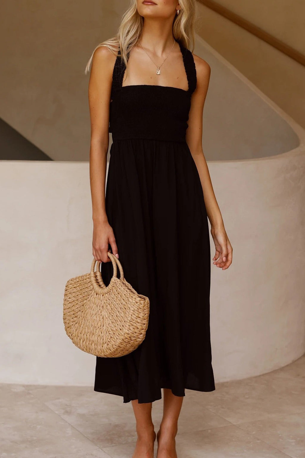 Valenzora | Midi-Kleid mit gekreuztem Rückenausschnitt