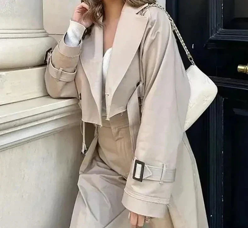 Valenzora - Stylish cropped trench coat