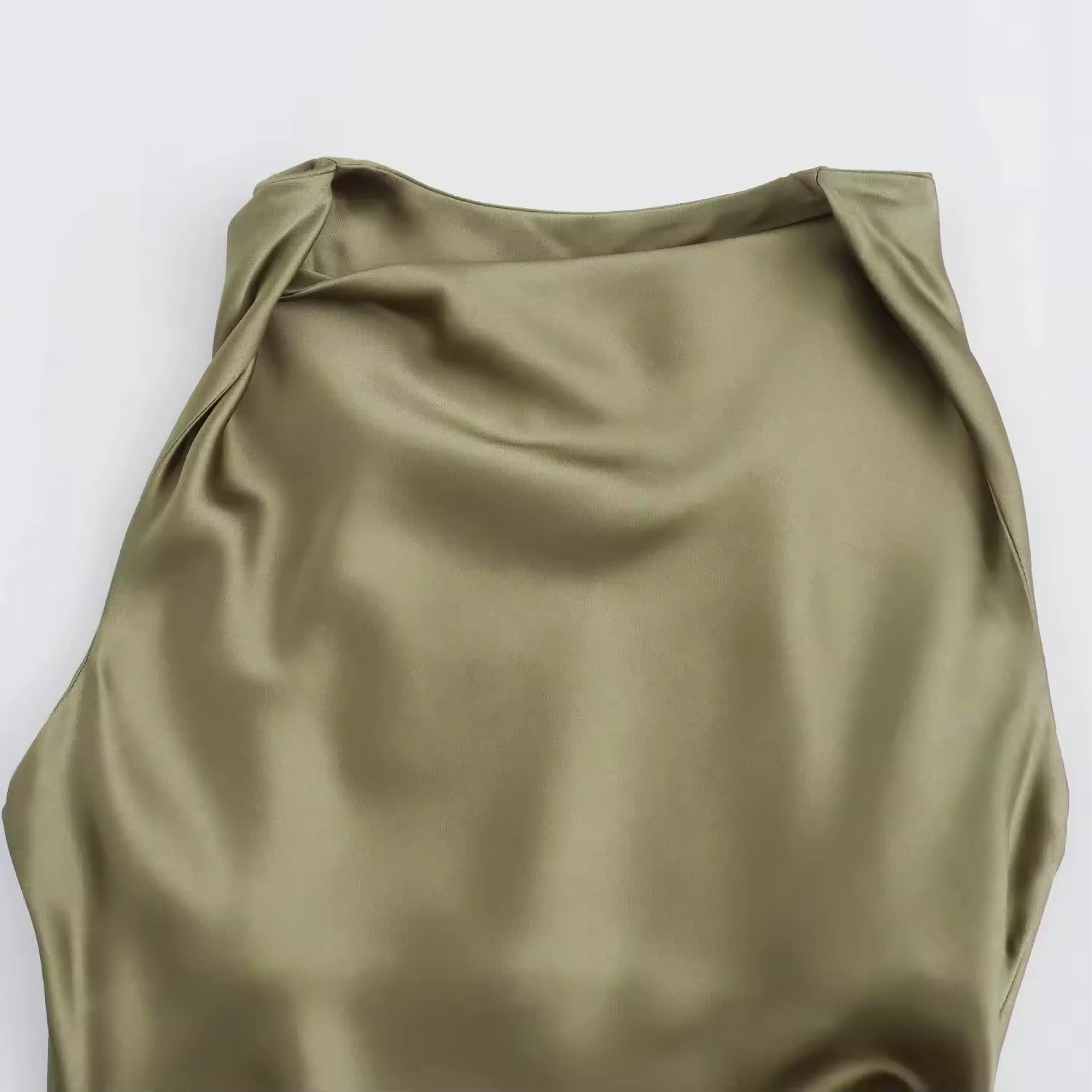 Valenzora | Satiniertes Maxikleid mit eleganter Drapierung