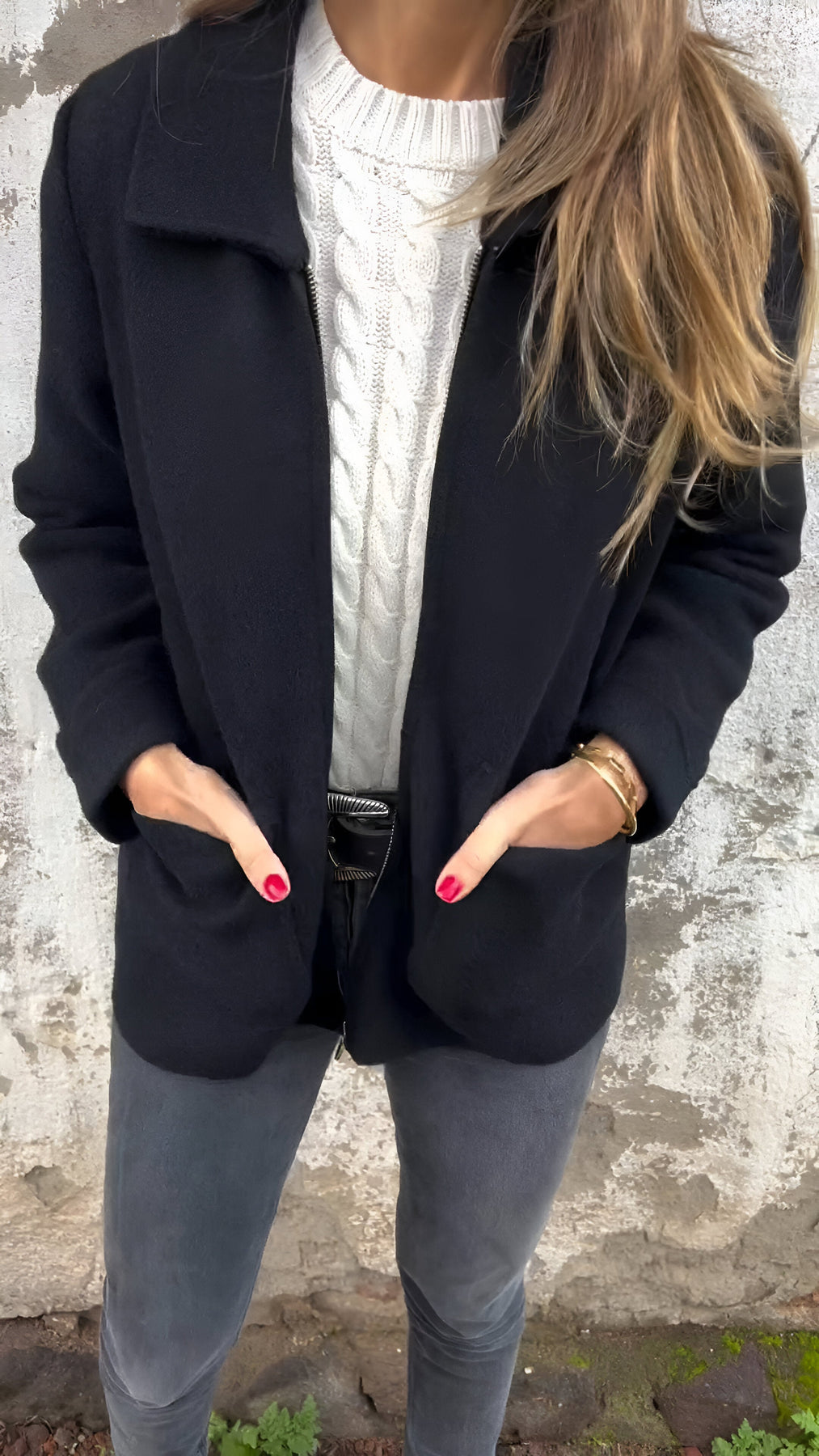 Valenzora | Comfortable long-sleeved zip-up jacket with pockets