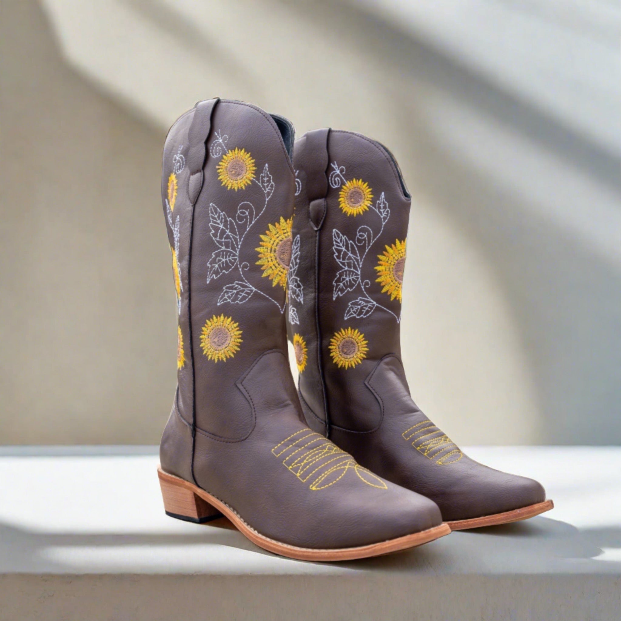 Valenzora | Hohe Cowboystiefel mit Sonnenblumenmuster