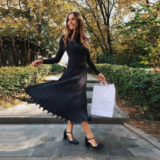Valenzora | Ribbed long-sleeved pleated dress