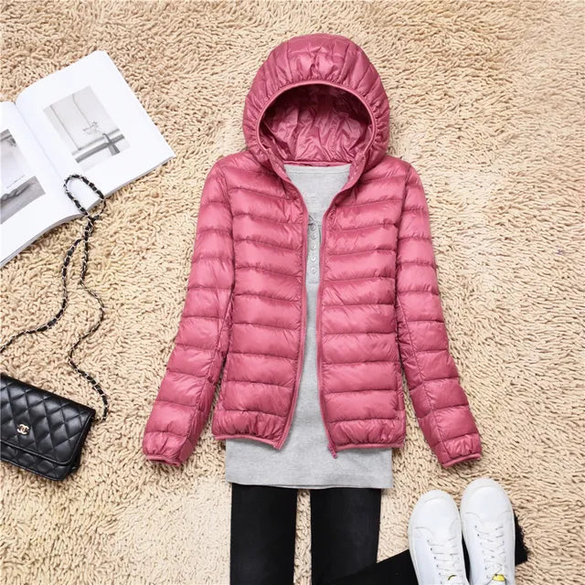 Valenzora – Leichte Kapuzen-Daunenjacke für Damen