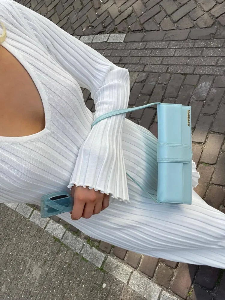 Jean™ - Chic midi dress with ribbed V-neck