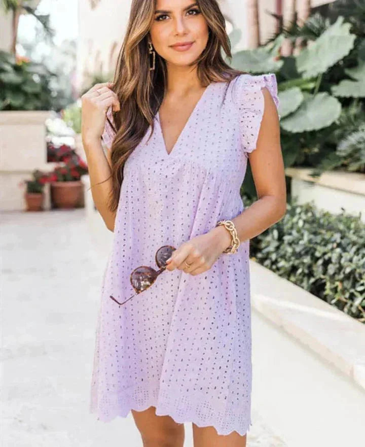 Dresses with a V-neck and sleeves