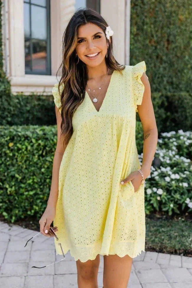Dresses with a V-neck and sleeves