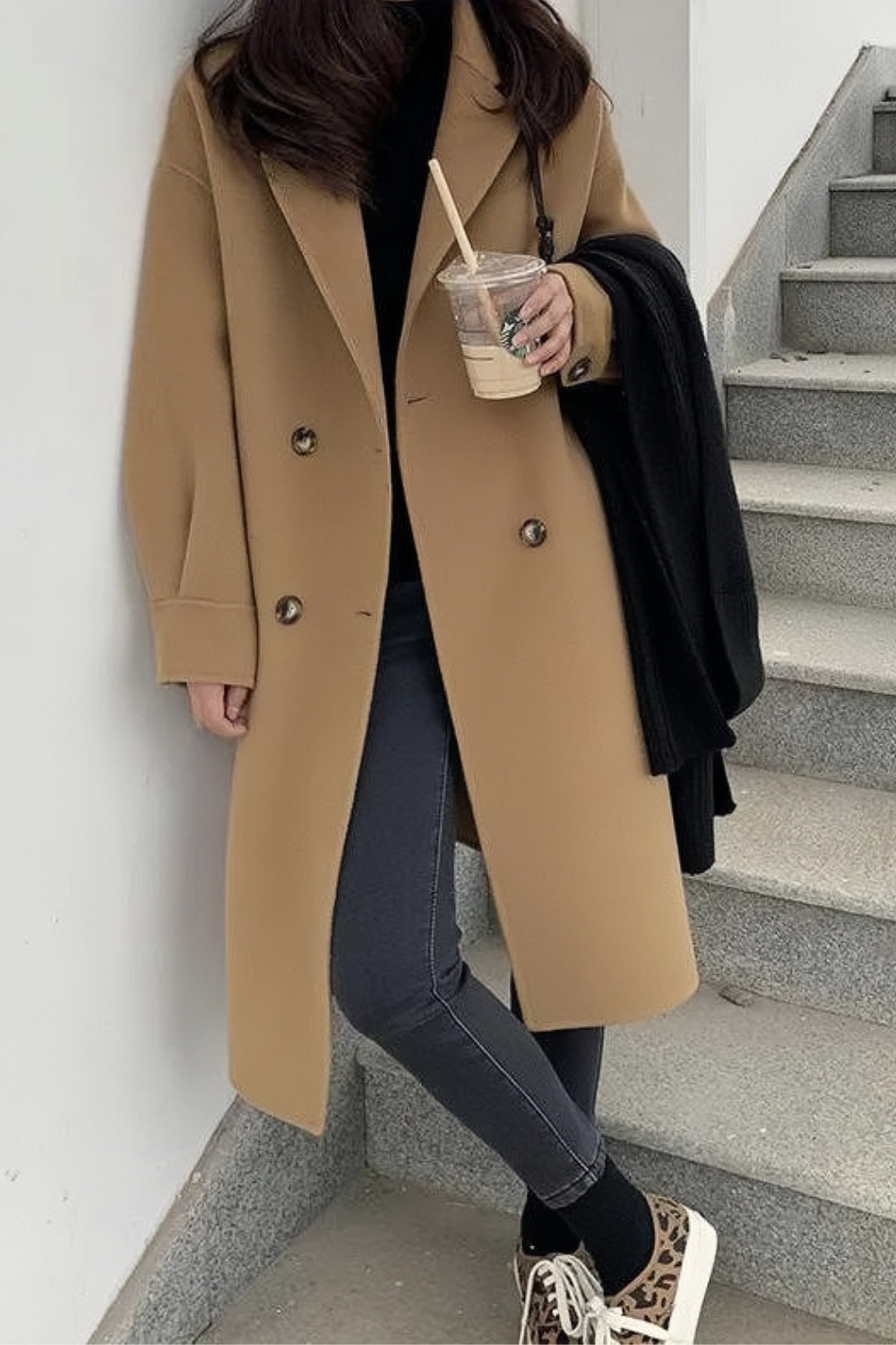 Elegantes und lässiges Winterkleid