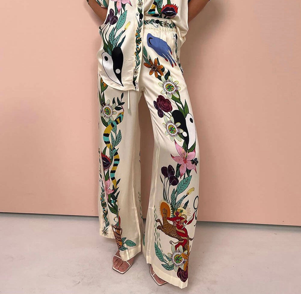 Valenzora | Zweiteiler aus Satin mit Blumen-Dschungel-Print