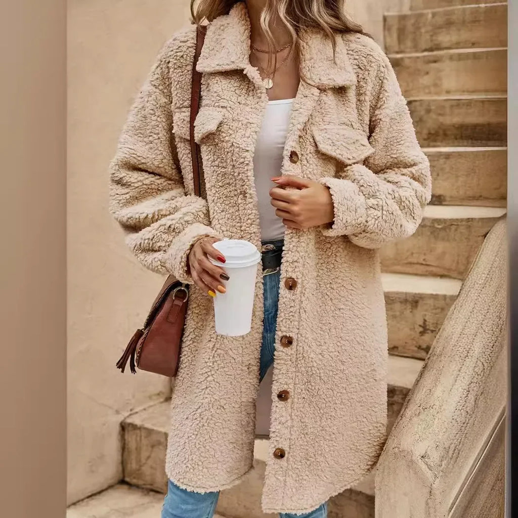 Valenzora - Women's button-up coat with eye-catching buttons