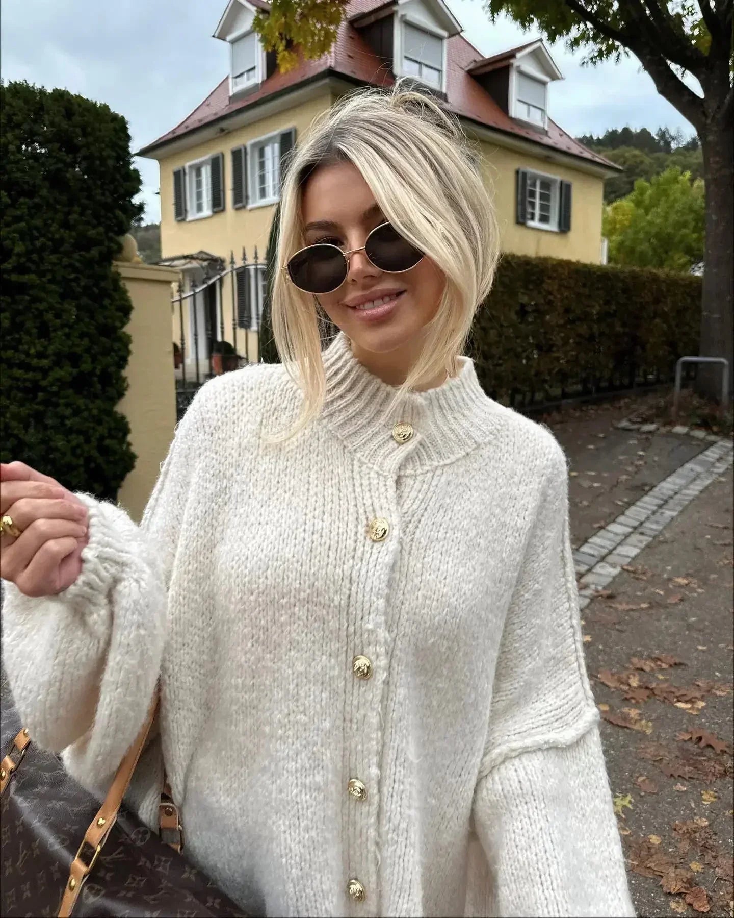 Valenzora | Women's knitted cardigan with high collar and wide cut