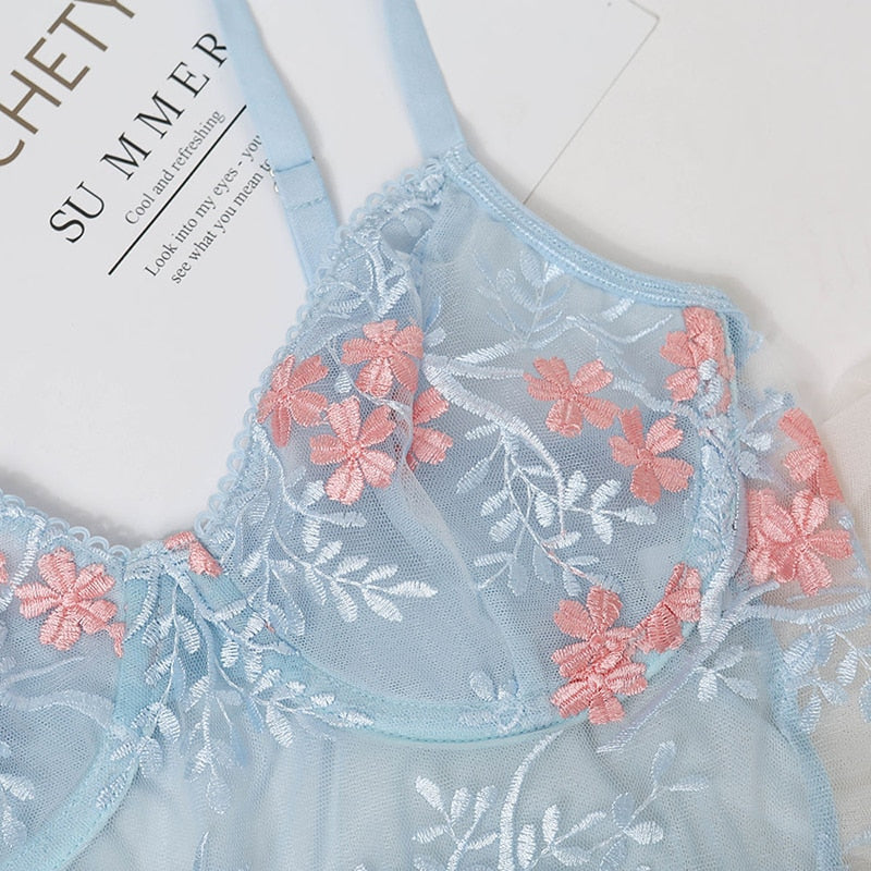 Valenzora | Complete underwear set with embroidery