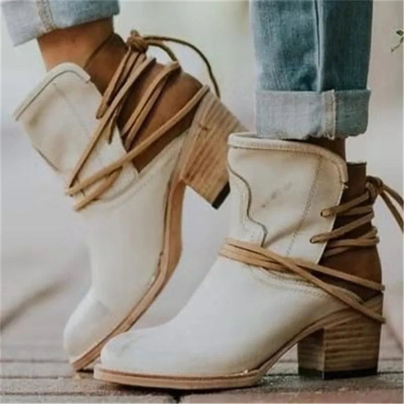 Valenzora | Ankle boots with strap details