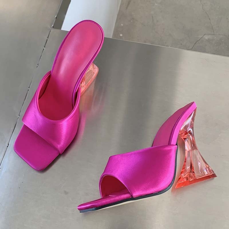 Valenzora | Whenever you act like Pump Sandals