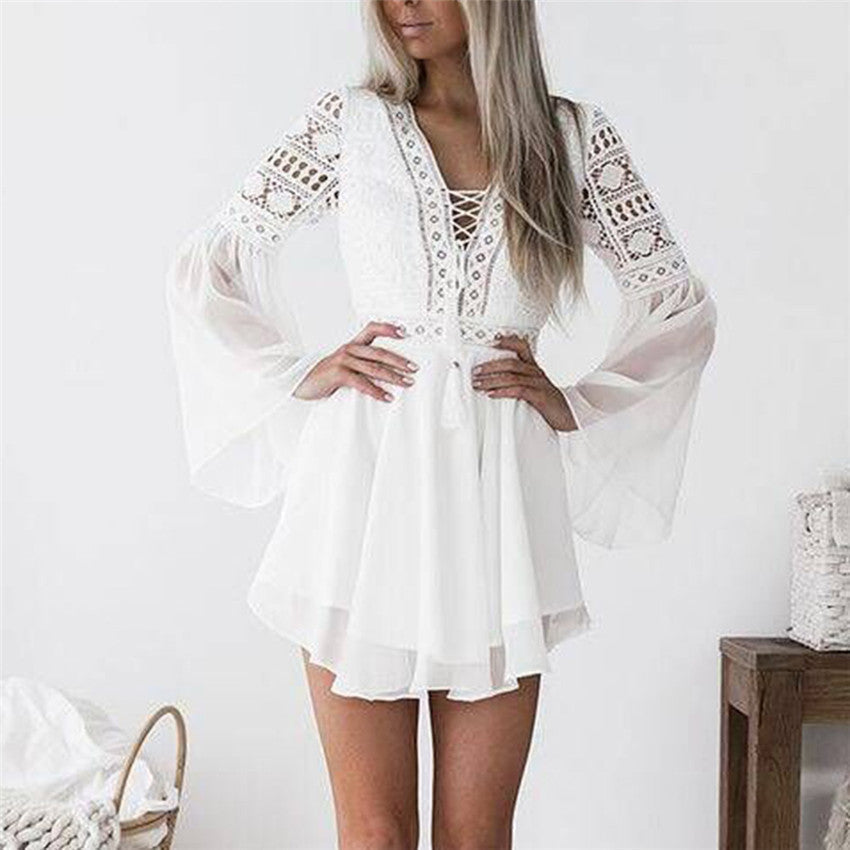 Valenzora | Lace mini dress with wide sleeves