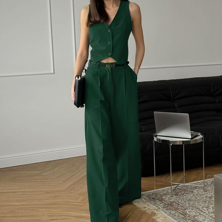Valenzora | Two-piece sleeveless business casual ensemble